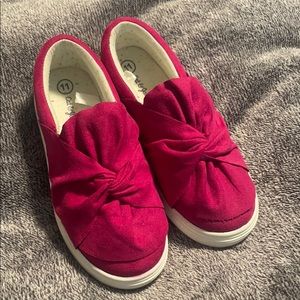 Cat & Jack kids slip on’s